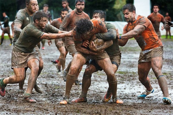 Comment intégrer des exercices de musculation pour améliorer l'agilité des joueurs de rugby à XV?
